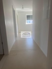 Cimolux vous propose à la vente un magnifique appartement duplex d'une superficie d'environ 86 m², idéalement situé à Schifflange, à proximité immédiate de toutes les commodités : axes autoroutiers, gare, supermarchés, écoles, centres commerciaux, etc.

Localisation : 2? étage avec ascenseur dans une résidence neuve de 2024 comprenant seulement 4 unités.

Composition :
Hall d'entrée

2 chambres à coucher

WC séparé

Salle de bain avec douche

À l'étage :

Spacieux séjour avec coin salon et salle à manger

Cuisine ouverte et moderne

Balcon

Autres atouts :

Ascenseur avec accès direct au duplex

Cave privative

Emplacement de parking intérieur

Charges mensuelles : 250 €

Appartement vide et disponible immédiatement

Visites faciles à organiser

Un bien rare sur le marché, idéal pour une résidence principale ou un investissement.

Contactez-nous dès maintenant pour organiser une visite !

Pour plus d'informations contactez l'agence on parle français, allemand, luxembourgeois, anglais, portugais et italien.

Pour l'obtention de votre crédit, nos contacts avec nos partenaires financiers vous permettront d'avoir les meilleures conditions.