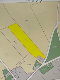 Découvrez ce terrain non-constructible en vente, situé à Brouch (Biwer), Luxembourg, exclusivité sur athome.lu grâce à l'AGENCE REINERT CARLO. Ce bien est parfait pour ceux qui recherchent de vastes espaces extérieurs, avec une surface impressionnante de 104,00 ares. Ce terrain offre de nombreuses possibilités, que ce soit pour jardiner, pour mettre en place un espace de loisirs, ou pour simplement profiter de la nature luxembourgeoise.

Détails de la Propriété:
La beauté de ce terrain réside dans sa vaste superficie et sa localisation idéale dans un quartier calme et paisible. Que vous soyez à la recherche d'un espace pour vous détendre ou pour créer votre propre oasis, ce terrain est une opportunité rare dans un cadre naturel des plus recherchés.

Équipements à Proximité:
Le village de Brouch (Biwer) offre une atmosphère paisible, idéale pour les familles et ceux qui recherchent la tranquillité. Vous trouverez à proximité des écoles et des établissements éducatifs de qualité, des commerces divers et des restaurants délicieux pour toutes vos envies gourmandes. Les espaces verts et de loisirs offrent de nombreuses opportunités de détente et d'activité en plein air. Les services de santé et les transports en commun sont également facilement accessibles, rendant ce lieu parfait pour y établir votre projet.

Ne manquez pas cette occasion unique de devenir propriétaire de cet espace prisé à Brouch. Prenez contacte avec nous via le formulaire de contact ou par appel téléphonique pour organiser une visite dès aujourd'hui!