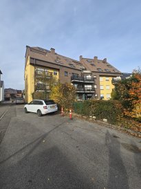 +++ DUPLEX A MERSCH +++

Appartement au 2ième étage avec 1 chambre à coucher rénovée, d'une surface habitable de 60 m2, se composant comme suit:  

au 2ième étage:  

hall d'entrée, nouvelle cuisine équipée séparé, 
spacieux living/salle à manger donnant vers balcon, nouvelle salle de douche WC séparée, grande chambre à coucher , réserve, buanderie privative et un Garage Box.  

INFO:
- Nouvelle cuisine
- Nouvelle salle de douche
- Nouvelle électricité 
- Nouvelle Peinture dans toute l'appartement
- Volets électrique 

Pour plus de renseignements ou une visite (visites également possibles le samedi sur rdv), veuillez contacter le 691 850 805.

Proposition de crédit/financement à taux compétitif d'une banque luxembourgeoise incluse dans nos services gratuit.