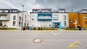 L'agence IMMO LORENA de Pétange a choisi pour vous un magnifique appartement de trois CHAMBRES A VENDRE A NIEDERKORN.
 L'appartement se situe dans une Résidence construite en 2017 et dispose de 115 m2 HABITABLES AINSI QUE d'une  terrasse de 20 m2 au 2ème étage dans une petite COPROPRIETE de 8 unités, à proximité des commerces, transports en commun et toutes commodités, il se compose comme suit:

1er NIVEAU:
- Un hall d'entrée d'une superficie de 8,04 m2
- Un double living de 25 m2 ouvert vers la cuisine toute équipée de 14,81 m2 donnant accès à une magnifique terrasse sud-est de 20 m2.
- Deux belles chambres de 12,01 m2, 12,07 m2 et 19,34 m2
- Une salle de bain de 7,57 équipée d'une douche et baignoire
- Un wc séparé de 1,8 m2

2ème NIVEAU:
- Magnifique grenier aménagé en salon faisant environ 19,33 m2
- Pettit grenier pour rangement de 8,43 m2



Caractéristiques de l’appartement :

- Résidence construite en 2017
- Triple vitrage
- Chauffage au gaz à condensation.
-L'appartement dispose également de deux emplacements intérieurs dans la résidence.

Pas de frais d'agence pour le futur acquéreur


A VOIR ABSOLUMENT!!!!

Pour tout contact:
Joanna RICKAL: 621 36 56 40
Vitor Pires: 691 761 110

L'agence ImmoLorena est à votre disposition pour toutes vos recherches ainsi que pour vos transactions LOCATIONS ET VENTES au Luxembourg, en France et en Belgique. Nous sommes également ouverts les samedis de 10h à 19h sans interruption.