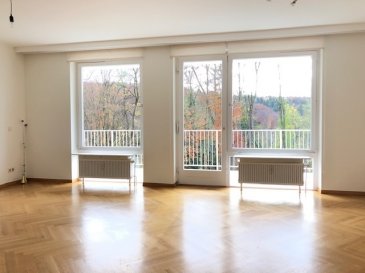 « Pavillon de France » sur les hauts de Dommeldange.

Bel appartement lumineux de 111 m², 2 chambres à coucher et grande terrasse avec vue imprenable situé dans un écrin de verdure. Résidence  « Pavillon de France » sur les hauts de Dommeldange.
Les résidents pourront en outre profiter de la piscine chauffée privative extérieure entre avril-septembre.
(adresse: 4 rue Comte Joseph de Ferraris L-1518 Luxembourg-Dommeldange)

L'appartement se compose comme suit:
==============================
Grand Living de 33 m²
2 chambres à coucher spacieuse (16,5 & 14.70 m²) + grand dressing (4.60m²)
Cuisine équipée (8 m²) + débarras (2m²)
Hall d'entrée (18 m²)
Salle de bains 
WC séparé 
Terrasse spacieuse avec marquise (19m²) - SUD-EST

Divers:
=====
- Chaudière à gaz remplacé en 2021
- Façade de la résidence refaire en 2023 
- Piscine chauffée privative pour les résidents de la résidence et appartement à la copropriété
- Concierge dans la résidence
- La résidence dispose de multiples parkings
- Internet par fibre optique
- Parquet véritable dans Séjour et chambres à coucher
