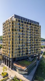 Nous vous proposons ce magnifique appartement 1 chambre, situé dans une résidence moderne construite en 2021, à Differdange. 

Idéal pour un premier achat ou un investissement, ce bien allie confort, modernité et emplacement stratégique.

ðŸ¡ Caractéristiques :

    Surface habitable : ± 51 m²

    1 chambre à coucher lumineuse

    Cuisine équipée ouverte sur le séjour

    Accès direct à une belle terrasse privative – parfaite pour profiter des beaux jours

    Salle de douche à l’italienne

    Parking intérieur privatif inclus

    Cave privative

    Résidence construite en 2021 avec ascenseur

ðŸ“ Situation :

Situé dans un quartier résidentiel calme de Differdange, proche :

    Commerces et supermarchés

    Transports en commun (bus, gare)

    Écoles, crèches, services

    À quelques minutes de Belval, Esch-sur-Alzette et accès rapide vers Luxembourg-ville


Pour plus d'informations ou pour organiser une visite, n'hésitez pas à nous contacter.

REAL G IMMO vous accompagne dans toutes vos démarches administratifs et financières. Nous réalisons également une ESTIMATION GRATUITE de votre bien.

Les prix s'entendent frais d'agence de 3 % + TVA inclus.

 ---------- 
Wir bieten Ihnen diese wunderschöne 1-Zimmer-Wohnung in einer modernen, 2021 erbauten Residenz in Differdange an.

Ideal für einen Erstkauf oder eine Investition, vereint diese Immobilie Komfort, Modernität und eine strategische Lage.

ðŸ¡ Eigenschaften :

    Wohnfläche: ± 51 m²

    1 helles Schlafzimmer

    Voll ausgestattete Küche, die zum Wohnzimmer hin offen ist

    Direkter Zugang zu einer schönen privaten Terrasse - perfekt, um die warmen Tage zu genießen

    Italienisches Duschbad

    Privater Innenparkplatz inklusive

    Privater Keller

    2021 erbaute Residenz mit Aufzug

ðŸ“ Lage :

In einer ruhigen Wohngegend von Differdange gelegen, in der Nähe :

    Geschäften und Supermärkten

    Öffentliche Verkehrsmittel (Bus, Bahnhof)

    Schulen, Kindergärten, Dienstleistungen

    Nur wenige Minuten von Belval, Esch-sur-Alzette und schnellem Zugang nach Luxemburg-Stadt entfernt


Für weitere Informationen oder um einen Besichtigungstermin zu vereinbaren, kontaktieren Sie uns bitte.

REAL G IMMO begleitet Sie bei allen administrativen und finanziellen Schritten. Wir führen auch eine KOSTENLOSE SCHÄTZUNG Ihrer Immobilie durch.

Die Preise verstehen sich inklusive 3 % Agenturgebühr und Mehrwertsteuer.

 ---------- 
We offer you this magnificent 1-bedroom apartment, located in a modern residence built in 2021, in Differdange.

Ideal for a first purchase or an investment, this property combines comfort, modernity and a strategic location.

ðŸ¡ Features:

    Living area : ± 51 m²

    1 bright bedroom

    Fitted kitchen opening onto living room

    Direct access to a lovely private terrace - perfect for enjoying fine weather

    Italian-style shower room

    Private indoor parking included

    Private cellar

    Residence built in 2021 with elevator

ðŸ“ Location:

Located in a quiet residential area of Differdange, close to :

    Shops and supermarkets

    Public transport (bus, train station)

    Schools, crèches, services

    Minutes from Belval, Esch-sur-Alzette and quick access to Luxembourg City


For more information or to arrange a viewing, please contact us.

REAL G IMMO will assist you in all administrative and financial matters. We also provide a FREE ESTIMATE of your property.

Prices include 3% agency fees + VAT.