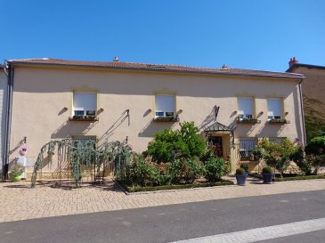 Maison . Haute Ham. Situé sur la commune de Haute Ham, cet ancien corps de ferme rénové se compose d\'une partie habitation et d\'un jardin sur l\'arrière.. <br>Au rez de chaussée: Cuisine, sdb, salon séjour, wc. <br>Au 1 er 5 chambres, salle de bains.... <br>Grand grenier (environ 200 m² sont encore aménageables ) <br>Chauffage gaz, double vitrage, toiture tuiles .... <br>En complément un grand Hangar sur l\'arrière de la maison <br>IMMO DM 03 82 57 31 87<br><br>Honoraires à la charge du vendeur.  Classe énergie D, Classe climat D Montant moyen estimé des dépenses annuelles d\'énergie pour un usage standard, établi à partir des prix de l\'énergie de l\'année 2021 : entre 3090.00 et 4220.00 €. Les informations sur les risques auxquels ce bien est exposé sont disponibles sur le site Géorisques : georisques.gouv.fr. <br>