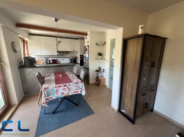 Nous vous proposons en exclusivité ce bel appartement en excellent état, situé à Esch-sur-Alzette, quartier Lallange, dans une petite résidence calme et bien entretenue.

Très lumineux et parfaitement agencé, il se compose comme suit :
une cuisine ouverte sur un salon avec accès au balcon,
deux chambres à coucher, une salle de douche,  une cave privative, une buanderie commune ainsi qu'un jardin commun.

Aucun travaux à prévoir ! Facilité de stationnement à proximité.

Situation idéale, à deux pas du lycée, des transports en commun et des commerces.
Pour toute demande de visite ou informations complémentaires, n'hésitez pas à nous contacter au 265341 ou directement notre agent Mme VAZ au 621 283 844 ou par mail au lisa.vaz@cl-immo.lu

Les frais d'agence sont inclus dans le prix de vente et sont à charge du vendeur.