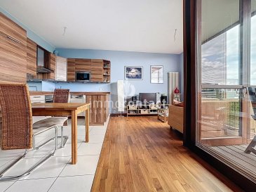 L'agence immobilière Immo-Contact vous propose ce magnifique appartement de +/− 50m² situé dans un immeuble contemporain au style architectural remarquable situé dans le quartier dynamique à Luxembourg-Kirchberg.

Emplacement privilégié, la résidence se trouve à proximité immédiate de toutes les premières commodités (bus, tramway, restaurants, centre commercial, cinéma etc.), de la Philarmonie, du Mudam et du centre sportif Coque mais également du Quartier européen Nord, de la Banque européenne d'investissement, de la Cour de justice, du Parlement européen et de l'École européenne.

L'appartement est donc idéal pour un investissement ou pour un premier achat.

Au 3 ème étage, il se compose comme suit :

- Hall d'entrée
- Salon lumineux avec accès balcon exposé Sud-Est
- Cuisine équipée ouverte avec espace salle à manger
- Chambre à coucher
- Salle de bains avec douche, meuble vasque, WC et espace buanderie 

Une cave spacieuse, un jardin commun, un local à vélos et un emplacement intérieur viennent compléter ce bien.

À savoir :

- Copropriété de 26 appartements
- Disponibilité immédiate
- Passeport énergétique B/C

Visites possibles en semaine et le samedi.

Pour toutes informations contactez-moi au +352 621 391 355

Estimation de votre bien (sous 48h), contactez nous +352 26 311 992 ou sur info@immocontact.lu.

 ---------- 
Immo-Contact real estate agency offers you this magnificent 50m² apartment in a contemporary building with a remarkable architectural style, located in the dynamic Luxembourg-Kirchberg district.

A privileged location, the residence is in the immediate vicinity of all major amenities (bus, tramway, restaurants, shopping center, cinema, etc.), the Philarmonie, the Mudam and the Coque sports center, as well as the Quartier européen Nord, the European Investment Bank, the Court of Justice, the European Parliament and the European School.

The apartment is therefore ideal for investment or first-time purchase.

On the 3rd floor, it is composed as follows:

- Entrance hall
- Bright living room with access to south-east-facing balcony
- Open-plan fitted kitchen with dining area
- Bedroom
- Bathroom with shower, vanity unit, WC and laundry area

A spacious cellar, a communal garden, bike storage and an indoor parking space complete this property.

Good to know:

- Condominium with 26 apartments
- Immediate availability
- Energy passport B/C

Visits possible on weekdays and Saturdays.

For further information, please contact me on +352 621 391 355

For an estimate of your property (within 48 hours), please contact us on +352 26 311 992 or info@immocontact.lu.