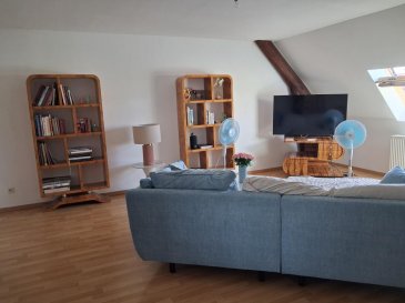 Appartement Bitche 4 pièce(s) 102 m². Opportunité : En parfait état, nous vous proposons à la vente cet appartement de 74,38 m² habitables  (102m² au sol), de type T4 au dernier étage, composé d'une cuisine aménagée avec îlot central  ouverte sur une salle de séjour  le tout  baigné de lumière naturel et sur 22,85m², Wc individuel suspendu, salle de bain, 3 chambres à coucher, débarras et une cave.
Parking privatif et ascenseur. 

Centre de Bitche. Contact Nord Sud Immobilier à Bitche - Rohrbach les Bitche et  Sarreguemines : numéro unique 03 72 64 01 02