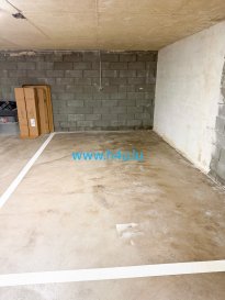 Maison pour vous, offers an indoor parking space in a building in Niederkorn. 

Selling price: €35,000

A space accessible by a common electric door in a garage with 5 spaces. 

Agency fees are the responsibility of the sellers. 

We remain available for any information and visits. 

MAISON POUR VOUS, vous propose un emplacement intérieur dans un immeuble à Niederkorn. 

Prix de vente: 35.000€

Un emplacement accessible par une porte électrique commune dans un garage avec 5 emplacements. 

Les frais d'agence sont à charge des vendeurs. 

Nous restons disponibles pour toute information et visite.
