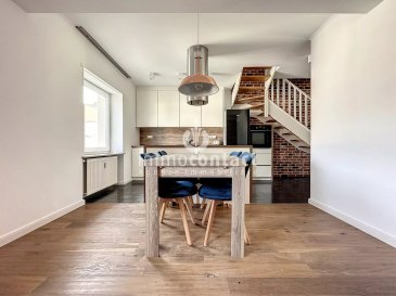 L'agence immobilière Immo-Contact vous propose ce magnifique appartement de type Duplex entièrement rénové en 2016 de +/− 85m² situé à Luxembourg-Weimerskirch.

Idéalement situé dans une rue à sens unique, l'appartement bénéficie d'une situation exceptionnelle, offrant un équilibre parfait entre le charme urbain et la tranquillité. Sa proximité avec les transports en communs, avec le centre-ville et Kirchberg facilite l'accès aux commodités, aux écoles, aux institutions financières et aux restaurants.

Le Duplex, au 1er et dernier étage, se compose comme suit :

Rez-de-chaussée :
- Hall d'entrée avec placards encastrés
- Salon avec espace salle à manger
- Cuisine équipée ouverte
- Bureau
- WC séparé

À l'étage :
- Hall de nuit avec placards encastrés
- 2 chambres à coucher dont une avec placards encastrés, dressing et accès sur le balcon exposé Sud/Est
- Salle de bain avec douche, baignoire et WC

Un parking intérieur et une cave viennent compléter ce bien.

À savoir :
- Aucuns travaux à prévoir
- Nouvelle chaudière en 2023
- Parquet dans tout l'appartement
- Façade rénovée en 2019
- Appartement très lumineux
- La résidence dispose de 3 places de parking privées
- Disponibilité immédiate

Visites possibles en semaine et le samedi.

Pour toutes informations contactez-moi au +352 621 794 938

Estimation de votre bien (sous 48h), contactez nous +352 26 311 992 ou sur info@immocontact.lu.<br /><br /> ---------- <br />Immo-Contact estate agency offers you this magnificent duplex flat of +/− 85m², completely renovated in 2016, located in Luxembourg-Weimerskirch.

Ideally located on a one-way street, the flat enjoys an exceptional location, offering a perfect balance between urban charm and tranquillity. Its proximity to public transport, the city center and Kirchberg provide easy access to amenities, schools, financial institutions and restaurants.

The duplex apartment, on the 1st and top floor, is composed as follows:

Ground floor:
- Entrance hall with built-in cupboards
- Living room with dining area
- Open-plan fitted kitchen
- Study area
- Separate WC

First floor:
- Night hall with built-in cupboards
- 2 bedrooms, one with built-in wardrobes, dressing room and access to balcony facing south/east
- Bathroom with shower, bath and WC

Indoor parking and a cellar complete this property.

Good to know:
- No works required
- New boiler in 2023
- Parquet flooring throughout the flat
- Renovated facade in 2019
- Very bright flat
- The residence has 3 private parking spaces
- Immediate availability

Visits possible on weekdays and Saturdays.

For further information, please contact me on +352 621 794 938

For a valuation of your property (within 48 hours), please contact us on +352 26 311 992 or visit info@immocontact.lu.