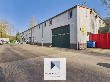 Espace artisanal - Entrepôts et bureaux avec emplacements de parking à vendre à Roedt (Commune de Waldbredimus)

Situé dans un environnement calme et villageois à Roedt, dans la commune de Waldbredimus, cet ensemble construit en 2006 développe une surface totale d'environ 1900 m² au sein d'un site sécurisé et clôturé de 83,83 ares.

Les 4 halls offre une hauteur sous plafond de 3,64 m, permettant une utilisation polyvalente pour des activités artisanales, logistiques ou de stockage.

Les entrepôts sont cadastrés et ont une surface respective de ± 212, 227, 200 et 300 m². Les surfaces des bureaux varient elles entre 20 et 100m², tous modulables (cloisons amovibles).

Les portes sectionnelles permettent l'accès à des grandes camionnettes, facilitant les opérations de chargement et déchargement.

Le bien comprend également :
- Un espace sanitaire commun pour les bureaux et sanitaires privés dans les entrepôts.
- Une cuisine équipée centralisée pour une utilisation commune.
- 44 emplacements de parking extérieurs,

Le bien est cadastré, la plupart des bureaux sont actuellement loués ; les modalités de libération seront communiquées ultérieurement.

Le bien est exposé sud-ouest, le site bénéficie d'un agréable espace extérieur (jardin avec étang).

La copropriété met à disposition plusieurs espaces partagés :
- un espace café et rendez-vous
- un espace avec distributeurs automatiques (vending machines)
- un jardin commun avec étang

Caractéristiques techniques
- Chauffage individuel
- Construction : 2006
- Bâtiment 4 façades
- Disponibilité : à convenir

Situation
Le site clôturé et sécurisé bénéficie d'une situation stratégique à l'est du Luxembourg, avec un accès rapide aux axes routiers reliant :
Sandweiler
- Moutfort
- Remich
- Mondorf-les-Bains
et aux principales connexions autoroutières.

Ce bien constitue une opportunité intéressante pour investisseurs ou entreprises recherchant des surfaces modulables avec parkings dans un environnement accessible et fonctionnel.

Pour plus d'informations :
Maurits van Rijckevorsel
+352 621 198 891
maurits@vanmaurits.lu