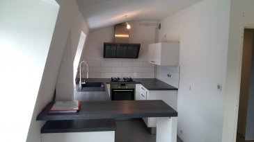Un bel appartement composé de 2 chambres, un salon/séjour, une cuisine équipée, un wc séparé, une salle de bain. La résidence dispose d'un ascenseur. Une cave privative et un box privé dans le garage collectif. Libre à compter du 01/10/2026.