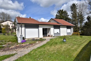 Pavillon individuel au calme sur une 1100m2 de terrain.. Exclusivité! Maison comprenant au RDC : Hall d'entrée avec placards, salon/séjour, cuisine équipée en accès patio au centre de la maison, cellier, 3 chambres,une salle d'eau, un bureau, une salle de bains, 2 WC. A l'étage sous combles : 1 chambre, grenier. Au sous-sol : garage, atelier, chaufferie, une chambre. Le tout sur une parcelle de 1100m2 de terrain clos et arboré. RARE A VOIR SANS TARDER !!!  