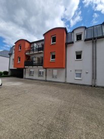 Immo Nordstrooss vous propose un appartement charmant de +/- 102.41m2 à vendre à Bissen, sis à 5 min de Mersch ou +/- 15 min de Luxembourg-Kirchberg !!

Ce beau appartement est composé comme suit:

- Hall d'entrée,
- un grand living lumineux,
- cuisine équipée ouverte,
- trois belle chambres à coucher,
- une salle de bain,
- un débarras,
- un balcon.

Une cave et un garage et un emplacement extérieur complètent le tous.

Pour plus de renseignements ou une visite (visites également possibles le samedi sur rdv), veuillez contacter le 691 850 805.

Proposition de crédit/financement à taux compétitif d'une banque luxembourgeoise incluse dans nos services gratuit.