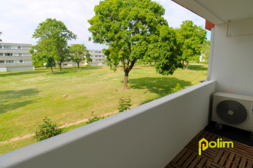 Bel appartement F5 avec balcon et garage..  Découvrez ce bel appartement de 88m2, situé au 1er étage d'une résidence sécurisée avec grand parc. Cuisine équipée, belle pièce de vie climatisée,  avec balcon plein ouest vue parc, 3 chambres, salle de bains, wc, cellier et de nombreux rangements.
 Un garage extérieur et une cave viennent compléter ce bien.
 Les informations sur les risques auxquels ce bien est exposé sont disponibles sur le site Géorisques : www.georisques.gouv.fr