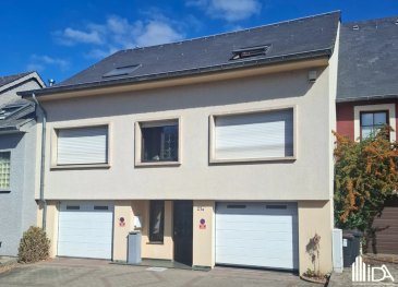L'Immobilière de l'Attert vous propose en vente cette spacieuse maison mitoyenne située dans le village de Lorentzweiler.

La maison d'une surface habitable de +/- 215 m² construite sur un terrain de 2,69 ares se compose de:

Rdch: hall d'entrée, 2 garages, bureau, cuisine équipée séparée, salle à manger, wc séparé, buanderie avec accès vers jardin.

1er étage: salle de douche, 3 chambres à coucher, cuisine équipée séparée avec accès vers veranda et jardin.

2ème étage: 2 salles de douche, 4 chambres à coucher.

Toutes les chambres sont louées. Loyer total de 7500€ / charges comprises.

Lorentzweiler est un village situé dans le canton de Mersch, toutes les commodités sur place.

Pour plus d'informations ou pour visiter cette propriété, contactez-nous au +352 23 62 90 20 ou sur immo@immoaida.lu

Consultez nos biens sur www.immoaida.lu