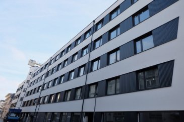 Résidence KYAN à ESCH-SUR-ALZETTE Immeuble en voie de finitions de haut standing composé de 56 appartements et de 5 surfaces commerciales répartis sur 6 étages. La résidence est située à l’angle de la rue Pasteur et du boulevard Prince Henri et est divisée en deux blocs adjacents, A et B.
PENTHOUSE numéro 174 au 5ème et dernier étage avec ascenseur de 74,30 m2 et comprenant : séjour, cuisine ouverte non équipée, deux chambres à coucher, une salle de bains et un WC séparé. Prix emplacement intérieur : à partir de 61.145,- euros (TVA 3% inclus) Prix cave: à partir de 5.022,- euros (TVA 3% inclus) Le prix affiché s’entend à 3% de TVA. Disponibilité: Décembre 2020. Esch-sur-Alzette se trouve à 15 minutes de Luxembourg-ville et à proximité de toutes les commodités. Plans et cahier des charges sur demande Contact : Nassim Toloui Téléphone : 691 120 478