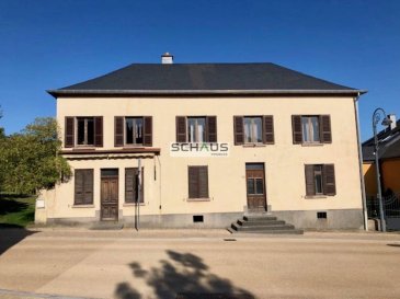Schaus Immobilier vous propose à la vente cette charmante maison située dans la commune de Hobscheid.

La maison se compose:
- D'une grande cuisine
- D'un grand salon/salle à manger
- De trois salles de bains, offrant beaucoup de place et de luminosité.
- Jardin naturel.
- Combles aménageables.
- Cave voutée.

Outre sa façade authentique classée, elle offre des beaux parquets, du carrelage ancien dans le hall d'entrée principal et un escalier en bois menant vers les étages.

Nous sommes à votre entière disposition pour tout renseignement complémentaire et un rendez-vous de visite.

La commission est à la charge du vendeur.

Ref agence :883116