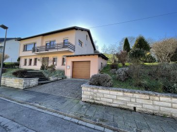 A VISITER !!!! 

Maison unifamiliale libre de 4 côtés avec une surface totale d'environ 180m2 construite en 1972 sise sur un terrain de +/- 12,55 ares, la maison se trouve dans un quartier très calme et proche du centre ville d'Echternach. 
Travaux de réfrechisement sont à prévoir. 
Cependant du point de vue technique la maison a toujours été bien entretenue. 
La chaudière à Mazout date de 2012, un drainage a été fait tout autour des murs extérieurs. 

La maison se compose comme suit: 
RdCh: 
- hall d'entrée 
- 2 chambres à coucher 
- 1 garage (toit isolé) 
- 1 cave 
- 1 salle de douche/buanderie 
1ier étage: 
- 1 cuisine avec débarras
- 1 salle à manger avec accès au balcon 
- spacieux living 
- 2 chambres à coucher 
- 1 salle de bain 
- hall avec accès à la terrasse / jardin 

2ième étage: 
- grenier aménageable 

Pour plus de renseignements ou une visite veuillez nous contacter au 691 850 805. 
Proposition de crédit/financement à taux compétitif d'une banque luxembourgeoise incluse dans nos services gratuit.