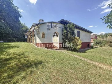 L'agence immobilière Immo-Contact vous propose cette superbe maison de +/− 370m² de surface totale située à Dalheim.

Située dans l’une des rues les plus recherchées de la ville, cette maison bénéficie d’un cadre de vie exceptionnel. Calme, sécurisé et parfaitement desservi, le quartier séduit par son atmosphère paisible, sa proximité avec la nature et sa convivialité. Un véritable havre de paix à seulement quelques minutes de toutes les commodités.

Sur un terrain de 7,60ares, la maison se compose comme suit :

Rez-de-chaussée :
- Hall d'entrée
- Salon avec espace salle à manger
- Cuisine équipée séparée
- Une chambre avec dressing ou espace bureau
- Une chambre avec salle de bains privative comprenant douche, WC, vasque et fenêtre
- Trois autres chambres à coucher de 11, 12,5 et 16m² 
- Salle de bain avec baignoire, vasque et fenêtre

Sous-sol :
- Deux garages
- Espace cave et buanderie
- Chaudière
- Espace sauna de +/− 20m² avec jacuzzi, solarium et sauna

Vous bénéficiez également d’un grenier d’environ 60m², offrant un bel espace de rangement ou un potentiel d’aménagement supplémentaire.

La terrasse et le jardin, accessibles directement depuis le rez-de-chaussée, sont exposés plein sud et offrent une vue dégagée sur la forêt, garantissant calme et intimité.

Deux parkings extérieurs viennent compléter ce bien. 

À savoir :
- Chaudière changée en 2018
- Travaux de rafraîchissement à prévoir
- Disponibilité à convenir

Visites possibles en semaine et le samedi.

Pour toutes informations contactez-moi au +352 621 794 938.

Estimation de votre bien (sous 48h), contactez nous +352 26 311 992 ou sur info@immocontact.lu.

 ---------- 
Immo-Contact real estate agency offers you this superb house of +/− 370m² of total surface area located in Dalheim.

Located in one of the city's most sought-after streets, this house enjoys an exceptional living environment. Quiet, secure and with excellent transport links, the neighborhood has a peaceful atmosphere, close to nature and a friendly atmosphere. A true haven of peace just minutes from all amenities.

The house is composed as follows:

First floor:
- Entrance hall
- Living room with dining area
- Separate fitted kitchen
- Bedroom with dressing room or office area
- One bedroom with en-suite bathroom including shower, WC, washbasin and window
- Three further bedrooms (11, 12.5 and 16m²) 
- Bathroom with bath, washbasin and window

Basement :
- Two garages
- Cellar and laundry space
- Boiler room
- Sauna area of +/− 20m² with jacuzzi, solarium and sauna

You'll also benefit from a 60m² attic, offering great storage space or additional conversion potential.

The terrace and garden, directly accessible from the first floor, are south-facing and offer unobstructed views of the forest, guaranteeing peace and privacy.

Two outdoor parking spaces complete this property.

Good to know
- Boiler replaced in 2018
- Refurbishment work to be carried out
- Availability to be agreed

Visits possible on weekdays and Saturdays.

For further information, please contact me on +352 621 794 938.

For a valuation of your property (within 48 hours), please contact us on +352 26 311 992 or info@immocontact.lu.