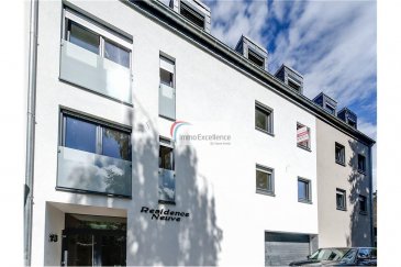 SOUS COMPROMIS !! IMMO EXCELLENCE vous propose en exclusivité ce joli appartement d'une surface habitable de 77 m2 dans la Résidence Neuve. L'appartement se compose comme suit : Un hall d'entrée avec armoires encastrés, un grand double-séjour, une moderne cuisine avec comptoir et  équipée d'appareils de marque, une salle-de-douche avec armoire encastré, une chambre-à-coucher, un deuxième hall avec armoires encastés, une deuxième chambre-à-coucher sinon un bureau avec accès direct sur une immense terrasse, un débarras ainsi qu'un emplacement intérieur.

L'appartement se situe au plein centre d'Echternach avec toutes ses commodités.

A voir absolument !!
Ref agence :3426789