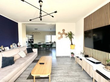 AXHOME Immo vous propose ce magnifique duplex moderne avec 2 chambres à coucher et 1 bureau de ± 110 m², disposant de deux garages fermés et d'un jardin à KAYL.

Ce spacieux duplex de 110 m², construit en 2008, est situé au 2ème et 3ème étage d'une petite copropriété.

L'appartement dispose de deux garages et d'une cave privée, offrant beaucoup d'espace de rangement supplémentaire.

Le duplex se compose comme suit :

2ème étage :
- Une cuisine ouverte avec une grande terrasse
- Un grand séjour de 42 m² (possibilité d'y installer une cheminée)
- Un WC séparé
- Une salle de bains moderne

3ème étage :
- 2 chambres lumineuses (13 m², 14 m²)
- 1 dressing
- Une salle de bains moderne avec douche et toilettes

Les Atouts :

Construction de 2008
2 chambres
2 garages pour deux voitures
Grand espace
Terrasse
Jardin
Pas de frais à prévoir

Un grand escalier relie les deux niveaux, apportant une touche élégante et moderne à cet espace unique.

Proche de toutes commodités et des transports en commun.

Idéal pour une famille à la recherche de confort et d'espace !

Pour plus d'informations, n'hésitez pas à nous contacter :
- Par téléphone : +352 691 911 993 ROBERTO Alex
- Par email : info@axhome.lu

Nous restons également à votre entière disposition si vous souhaitez vendre ou louer votre bien. Nous prenons en charge toutes les démarches administratives liées au bien immobilier.

Nous sommes aussi disponibles pour des estimations gratuites.

 ---------- 
AXHOME Immo bietet Ihnen diese wunderschöne moderne Maisonettewohnung mit 2 Schlafzimmern und 1 Büro von ± 110 m², die über zwei geschlossene Garagen und einen Garten in KAYL verfügt.

Diese geräumige Maisonettewohnung mit 110 m² wurde 2008 gebaut und befindet sich im 2. und 3. Stock einer kleinen Wohnanlage.

Die Wohnung verfügt über zwei Garagen und einen privaten Keller, die viel zusätzlichen Stauraum bieten.

Die Maisonette-Wohnung setzt sich wie folgt zusammen:

2. Etage :
- Eine offene Küche mit einer großen Terrasse.
- Ein großes Wohnzimmer von 42 m² (Möglichkeit, einen Kamin zu installieren).
- Ein separates WC
- Ein modernes Badezimmer

3. Etage :
- 2 helle Schlafzimmer (13 m², 14 m²)
- 1 Ankleidezimmer
- Ein modernes Badezimmer mit Dusche und Toilette

Stärken:

Baujahr 2008
2 Schlafzimmer
2 Garagen für zwei Autos
Großer Raum
Terrasse
Garten
Keine Kosten zu erwarten

Eine große Treppe verbindet die beiden Ebenen und verleiht diesem einzigartigen Raum eine elegante und moderne Note.

In der Nähe aller Annehmlichkeiten und der öffentlichen Verkehrsmittel.

Ideal für eine Familie auf der Suche nach Komfort und Platz!

Für weitere Informationen können Sie uns gerne kontaktieren:
- Per Telefon: +352 691 911 993 ROBERTO Alex.
- Per E-Mail: info@axhome.lu

Wir stehen Ihnen auch gerne zur Verfügung, wenn Sie Ihre Immobilie verkaufen oder vermieten möchten. Wir kümmern uns um alle administrativen Schritte, die mit der Immobilie verbunden sind.

Wir stehen auch für kostenlose Schätzungen zur Verfügung.

 ---------- 
AXHOME Immo proposes this magnificent modern duplex with 2 bedrooms and 1 office of ± 110 m², with two closed garages and a garden at KAYL.

This spacious 110 m² duplex, built in 2008, is located on the 2nd and 3rd floor of a small condominium.

The apartment has two garages and a private cellar, offering plenty of additional storage space.

The duplex is composed as follows:

2nd floor:
- Open kitchen with large terrace
- A large 42 m² living room (fireplace possible)
- Separate WC
- Modern bathroom

3rd floor :
- 2 bright bedrooms (13 m², 14 m²)
- 1 dressing room
- Modern bathroom with shower and toilet

Assets:

Built in 2008
2 bedrooms
2 two-car garages
Ample space
Terrace
Garden
No expenses

A grand staircase links the two levels, adding an elegant, modern touch to this unique space.

Close to all amenities and public transport.

Ideal for a family looking for comfort and space!

For further information, please do not hesitate to contact us:
- By phone: +352 691 911 993 ROBERTO Alex
- By email: info@axhome.lu

We are also at your disposal should you wish to sell or rent your property. We can take care of all the administrative formalities associated with your property.

We are also available for free estimates.

 ---------- 
AXHOME Immo bitt Iech dëse prächtege modernen Duplex mat 2 Schlofkummeren an 1 Büro vun ± 110 m², mat zwou zouene Garagen an engem Gaart zu Kayl. Dëse geräumegen 110 m² Duplex, am Joer 2008 gebaut, läit um 2. an 3. Stack vun engem klenge Wunngebai.

D'Wunneng huet zwou Garagen an e privaten Keller, wat vill zousätzlechen Stauraum bitt. De Duplex ass wéi follegt opgedeelt: 2. Stack: - Eng oppen Kichen mat enger grousser Terrass - E grousse Wunnzëmmer vun 42 m² (Méiglechkeet fir e Cheminée z'installéieren)
- Eng separat Toilette - Eng modern Buedzëmmer 3. Stack: - 2 hell Schlofkummeren (13 m², 14 m²) - 1 Ankleedzëmmer - Eng modern Buedzëmmer mat Dusch a Toilette Virdeeler: Gebaut am Joer 2008
2 Schlofkummeren 2 Garagen fir zwou Autoen Grousse Raum Terrass Gaart Keng zousätzlech Käschten Eng grouss Trepp verbënnt déi zwee Niveauen a gëtt dësem eenzegaartegen Raum e elegante a modernen Touch. No bei allen Annehmlichkeeten an dem ëffentlechen Transport. Ideal fir eng Famill, déi no Komfort a Plaz sicht!

Fir méi Informatiounen, zéckt w.e.g. net, eis ze kontaktéieren: - Telefon: +352 691 911 993 ROBERTO Alex - E-Mail: info@axhome.lu Mir stinn och zu Ärer Verfügung, wann Dir Är Immobilie verkafe oder vermiete wëllt. Mir këmmeren eis ëm all administrativ Prozeduren am Zesummenhang mat Immobilien. Mir bidden och gratis Schätzungen un.