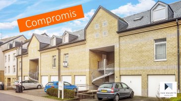 *** SOUS COMPROMIS *** SOUS COMPROMIS *** SOUS COMPROMIS *** A proximité du ban de Gasperich (Cloche d'or), et situé dans un immeuble datant de 1996, ce duplex dispose d’une surface habitable net de ± 99 m²  pour une surface totale de ± 122 m². Il se compose comme suit :

La porte d’entrée s’ouvre sur un hall ± 7 m² donnant sur la première chambre de ± 16 m² ainsi qu' à un w.c séparé ± 3 m².
Le première étage comprend, un palier ± 6 m² qui dessert le séjour ± 22 m² avec un accès à la terrasse ± 10 m², une cuisine séparée et équipée ± 11 m², une chambre ± 13 m², un bureau ± 6 m² ainsi qu'une salle de bain ± 5 m².
Les combles sont non aménagés et ont une surface habitable de ± 9 m².

Ce duplex est idéal pour une famille avec enfant proche l'école du lycée français du Luxembourg (Vauban).

Bail emphytéotique
 
Généralités :

- Double vitrage dans tout l’appartement ;
- Garage ;
- Cave ;
- Terrasse exposée plein Sud ;
- Vue dégagée ;
- Situation idéale : arrêt de bus avec une liaison vers le centre-ville ;
- A proximité du Ban de Gasperich (Cloche d'or) ;

Agent responsable du dossier : Geoffrey Depre
E-mail : geoffrey@vanmaurits.lu
Mobile : +352 661 127 777
