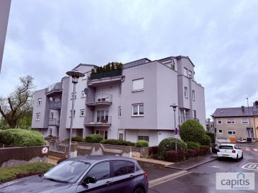 Découvrez ce charmant appartement situé au 3ème étage d'une résidence calme avec ascenseur à Niederkorn. Idéalement orienté sud, il bénéficie d'une merveilleuse terrasse ensoleillée, parfaite pour vos moments de détente.

Caractéristiques du bien :

- 1 chambre
- 1 salle de douche
- 1 WC séparé
- 1 cuisine équipée
- Salon et salle à manger lumineux

Ce bien est complété par un garage intérieur et une cave. De plus, un système de climatisation est installé pour votre confort.

L'appartement est idéalement situé, proche de toutes commodités, services et commerces.

Pour plus d'informations ou pour organiser une visite, n'hésitez pas à nous contacter au +352 27 40 30 30 ou info@capitis.lu.