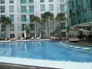 THAILANDE , PAS TOUT Y EST  PARFAIT MAIS LE PARADIS PAR RAPPORT A LA MAJEURE PARTIE DE L'EUROPE,  ASSEZ PROCHE DE LA MER ET DE QUELQUES ILES:  BEL APPARTEMENT 2 CHAMBRES NEUF DE 71M2 AVEC 2 PETITS BALCONS COMPLETEMENT MEUBLé ET EQUIPé EN PLUS AVEC  UN GRAND DRESSING - POUR VOTRE SEJOUR VACANCES OU RETRAITE PRIX ANNONCé EST PAR JOUR! (pour vous donner une idée pour votre calcul pour le prix du séjour)
à 1 km de la plage, à 200 mde l'accès principal, shopping centers de très haute qualité à 500 m (ouverts de 11 h à 23 h) et tous autres types de magasins proches, comme des 