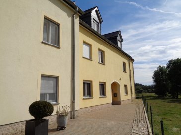 Spacieux appartement de 80m² à vendre dans une résidence à Colpach-Haut, établie dans un écrin de verdure.

L'appartement situé au 2ème étage se compose de:
- hall d'entrée
- wc séparé
- beau séjour / salle à manger avec coin cuisine équipée, possibilité d'installer un poêle à bois (tout est déjà prévu pour la cheminée)
- salle de bain avec douche, wc, lavabo
- 2 chambres à coucher de 14m² et 15m².

Via une des chambres vous accéder à un espace bureau (avec vélux et puit de lumières) ainsi qu'à une buanderie.

L'appartement dispose d'un garage avec évier, prise électrique et un niveau de rangement et d'un emplacement extérieur.