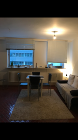 Agréable studio rue du Fort Neipperg (en cours de rénovation)
Au 2ème étage, il se compose comme suit
- living
- cuisine ouverte
- salle de douche avec WC
- coin nuit
Entièrement meublé avec lave linge
Informations 621282341