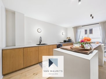 Situé au RDC d'une résidence très bien entretenue (380, rue de rollingergrund) et construite en 2007 , cet appartement deux chambres de ± 100 m² habitables en excellent état offre un cadre de vie idéal,avec une proximité immédiate au cœur de la ville. Rénové en 2020 par architecte, il est composé comme suit :


Le hall d'entrée de ± 12 m² dessert une agréable pièce de vie de ± 47 m², comprenant le séjour avec la salle à manger et la cuisine ouverte complètement équipée. Cette dernière est aménagée avec soin et possède un grand ilôt central.
L'espace nuit se compose d'une première chambre de ± 11 m², et d'une salle de douche de ± 3m² (avec lavabo et douche à l'italienne). Un wc séparé et la chambre parentale avec salle de bain privative de ± 20 m² ainsi que dressing sur mesure.


En sous-sol, vous profiterez d'une cave privative de ± 4 m², d'un emplacement de parking et d'une buanderie commune.


Jardin commun accessible au niveau -1



Détails complémentaires :


- Appartement spacieux ± 100m²
- Rénovation totale en 2020 par architecte
- Pièce de vie spacieuse
- Nombreux espaces de rangement
- Charges de copropriétés ± 350 EUR/mois
- Jardin commun
- Cave privative et emplacement de parking
- CPE : E-E
- Idéalement situé, il offre un accès direct à toutes les commodités : commerces, écoles, crèches, université, hôpital, restaurants, centre sportif et clubs, ainsi que bus, parking public, pistes cyclables et chemins de randonnées. Les connexions autoroutières sont également rapides et faciles.


Agent responsable : Julien Bastin
Tél. : +352 661 776 777
E-mail : julien@vanmaurits.lu