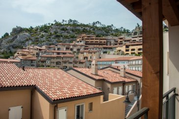 A vendre un appartement de 67.46 m2 dans une petite résidence avec ascenseur comprenant : un hall d'entrée, un séjour avec cuisine ouverte et équipée, une chambre, une salle de douche, une cave et une grande terrasse (20.83m2).

Situé dans le Golf de Trieste (15mn de l’aéroport de Trieste, 130 km de Venise), ce projet 5 étoiles, respectueux de l’environnement  vous propose une expérience de luxe et de services exclusifs.
Conciergerie 24/24, Spa, boutique, restaurant, complètent ce projet unique.
Immostep Sàrl est en charge pour le Grand-Duché du Luxembourg de la commercialisation des biens résidentiels. Cela va du studio, en passant par des appartements une chambre, deux chambres, trois chambre, penthouse avec vue imprenable sur le belvédère et la mer Adriatique.

Pour tout renseignement supplémentaire veuillez nous contacter, info@immostep.lu