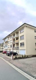 MANSO IMMO vous propose à la location charmant appartement meublé meublé situé au calme à BERELDANGE.

Ce appartement au 1er étage d'une résidence de 3 unités uniquement ayant une surface de ± 90 m² ayant 2 balcons, jardin, cave et garage fermé. Idéalement situé dans la Cité Grand-Duc Jean, proche des transports publics et toutes autres commodités.

Il se compose ainsi:
- Spacieux hall d'entrée
- 2 belles chambres (une donnant accès à un balcon couvert)
- Vaste salon / salle à manger donnant accès au balcon couvert
- Cuisine séparée et équipée donnant accès à un balcon couvert et au jardin
- une salle de bains avec baignoire
- un WC séparé
- un garage fermé et un emplacement extérieur, une cave privative / local de stockage (niveau inférieur)

En commun nous avons un espace buanderie, cage d'escalier, accès jardin.

Toutes les indications sont basées exclusivement sur les informations mises à notre disposition par nos  clients. Nous n'assumons aucune garantie quant à l'exactitude et l'actualité de ces indications.

Pour plus d'informations, photos ou convenir d'un rendez-vous, vous pouvez nous contacter au :
352 661 281 792 ou telmo@mansoimmo.lu