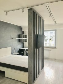 A LOUER STUDIO MEUBLE A LIMPERTSBERG

RUE ALFRED MUSSET 12 - LIBRE AU 1 JANVIER 2022

CHEZ TOIT IMMOBILIERE VOUS PROPOSE EN LOCATION UN STUDIO MEUBLE A LIMPERTSBERG

Situé au 3 étage il offre:

Hall d'entrée, espace de vie avec armoire, cuisine équipée d'un lave-linge/séchoir, lave-vaisselle, petit salon équipé d'un canapé-lit, salle d'eau avec douche à l'italienne, cave et buanderie.