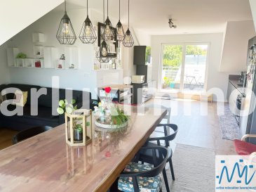 ''active relocation luxembourg'' vous propose en location un spacieux appartement avec 3 chambres de  2018, situé à Contern dans un beau quartier résidentiel. Cet appartement d'environ 121,87 m², offre des espaces généreux et une distribution fonctionnelle.
 
L'appartement se situe dans une maison jumelée.
Le 1er étage propose un grand hall de nuit, une chambre (11m²), une salle de bain, une grande chambre (14,50m²) avec espace dressing + une autre chambre (16m²) avec espace dressing.
Au dernier étage : un espace séjour avec cuisine équipée ouverte et accès sur terrasse (4,50m2), une 2ème salle de bain et un WC séparé. 
Au sous-sol :  caves, buanderie, chaufferie et un emplacement intérieur pour une voiture dans double garage, un deuxième emplacement à l'extérieur complètent ce niveau.

Loyer: 3.000,00€
Avances sur charges: 175,00€
Disponibilité: 1er Décembre 2026
Personnes en CDI
Occupation: max une famille avec 2 enfants
Pas de co-location !
 
Contern est une commune dynamique et très recherchée, offrant toutes les infrastructures nécessaires: crèches, écoles, piscine, centre sportif et de loisirs, commerces et restaurants.
L'école publique École Primaire Um Ewent (qui regroupe l'éducation précoce, le préscolaire et le primaire) à 500m, ainsi que l'établissement privé francophone École Charlemagne Luxembourg à 3km.

Très bonne situation : à quelques minutes du Kirchberg et du centre-ville (11km), 7km de Hesperange , proche de l'autoroute A1, de l'aéroport et des zones industrielles. Excellent accès aux transports publics (bus et train).
Lignes de bus desservant ce lieu: (arrêt à 730m)
N°324/325/422/56/C09/D08/E09/H06/R01
Gare Sandweiler-Contern à 3km

Si vous pensez vendre ou louer votre bien, active relocation luxembourg est à votre service pour vous conseiller au mieux et vous faire profiter de toutes ses compétences en vue de commercialiser votre bien de manière professionnelle et rapide.

+352 270 485 005
info@arlux.lu
www.arluximmo.lu