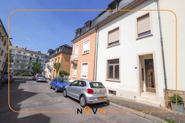 Situé dans le quartier prisé de Limpertsberg, cet appartement de 30 m² est entièrement meublé et équipé. Niché au rez-de-jardin d’une petite copropriété bien entretenue, il bénéficie d’une terrasse privée.

Il se distingue comme suit :

Espace de vie : une pièce principale avec un canapé, une table et des chaises, formant un coin salon/salle à manger.
Une chambre : séparée, équipée d’un lit et d’une armoire.
Cuisine : indépendante et entièrement équipée avec four à micro-ondes, plaques électriques, machine à café, ainsi que tous les ustensiles de cuisine nécessaires.
Salle de douche : avec lavabo et WC.
Terrasse privée : directement accessible depuis l’appartement.

Parties communes : une buanderie au sous-sol avec machines à laver, sèche-linge, aspirateur, table et fer à repasser mis à disposition par le bailleur.

Conditions financières :

Loyer mensuel : 1600 €
Charges mensuelles : 350 € (incluant l'électricité privée, le chauffage, l’eau, la connexion Internet, etc.)
Garantie locative : 3200 € (équivalent à deux mois de loyer)
Disponibilité : à partir du 1er janvier 2026

Localisation – Luxembourg-Limpertsberg :

Le bien est situé Rue NS Pierret à Luxembourg-Limpertsberg, un quartier résidentiel recherché pour sa qualité de vie. Limpertsberg offre un accès rapide au centre-ville, aux institutions européennes et au quartier d’affaires du Kirchberg. Le secteur est bien desservi par les transports en commun et propose une large gamme de commodités à proximité : commerces, restaurants, établissements scolaires, espaces verts, et centres culturels.

Visites et informations, contactez :
Novin' Real Estate / Perez Paco / +352.26.19.21.1

 ---------- 
Möblierte Wohnung mit privater Terrasse – Limpertsberg

Diese vollständig möblierte und ausgestattete Wohnung von 30â€¯m² befindet sich im beliebten Stadtteil Limpertsberg, im Erdgeschoss einer gepflegten kleinen Wohnanlage. Ein besonderes Highlight: die private Terrasse mit direktem Zugang vom Apartment.

Raumaufteilung:

Wohnbereich: Hauptzimmer mit Sofa, Tisch und Stühlen – gestaltet als Wohn- und Essbereich
Schlafzimmer: Separater Raum mit Bett und Kleiderschrank
Küche: Unabhängig und komplett ausgestattet (Mikrowelle, Elektrokochplatten, Kaffeemaschine, sämtliche Kochutensilien)
Duschbad: mit Waschbecken und WC
Private Terrasse: direkt vom Apartment aus zugänglich

Gemeinschaftsbereiche:

Im Untergeschoss befindet sich eine gemeinschaftliche Waschküche mit Waschmaschinen, Trockner, Staubsauger sowie Bügelbrett und -eisen – zur Verfügung gestellt vom Vermieter.

Finanzielle Konditionen:
Monatsmiete: 1.600 €
Nebenkostenpauschale: 350 € (inkl. Strom, Heizung, Wasser, Internetanschluss etc.)
Mietkaution: 3.200€ (entspricht zwei Monatsmieten)
Verfügbarkeit: ab dem 1. Jan 2026

Lage – Luxemburg-Limpertsberg:

Die Wohnung befindet sich in der Rue NS Pierret, im Herzen von Limpertsberg – einem gefragten Wohnviertel, das für seine hohe Lebensqualität bekannt ist. Limpertsberg bietet schnellen Zugang zur Innenstadt, zu den europäischen Institutionen und zum Geschäftsviertel Kirchberg. Öffentliche Verkehrsmittel sind bequem erreichbar und zahlreiche Annehmlichkeiten wie Geschäfte, Restaurants, Schulen, Grünflächen und kulturelle Einrichtungen befinden sich in direkter Nähe.

Besichtigungen & Informationen:
Novin' Real Estate / Perez Paco / +352.26.19.21.1

 ---------- 
Located in the sought-after Limpertsberg district, this fully furnished and equipped 30 m² apartment is situated on the garden level of a well-maintained small residence and benefits from a private terrace.

It is arranged as follows:

Living area: A main room with a sofa, table, and chairs, forming a lounge and dining space
Bedroom: Separate, furnished with a bed and wardrobe
Kitchen: Independent and fully equipped with microwave, electric cooktops, coffee machine, and all necessary kitchen utensils
Shower room: With sink and toilet
Private terrace: Accessible directly from the apartment

Shared facilities: A communal laundry room in the basement with washing machines, dryers, vacuum cleaner, ironing board, and iron provided by the landlord

Financial terms:

Monthly rent: €1,600
Monthly charges: €350 (including electricity, heating, water, Internet, etc.)
Security deposit: €3,200 (equivalent to two months’ rent)
Availability: From Jan 1, 2026

Location – Luxembourg-Limpertsberg:

The property is located on Rue NS Pierret in Luxembourg-Limpertsberg, a residential neighborhood known for its quality of life. Limpertsberg offers quick access to the city center, European institutions, and the Kirchberg business district. The area is well served by public transport and offers a wide range of amenities nearby: shops, restaurants, schools, green spaces, and cultural venues.

For viewings and further information, please contact:
Novin' Real Estate / Perez Paco / +352.26.19.21.1