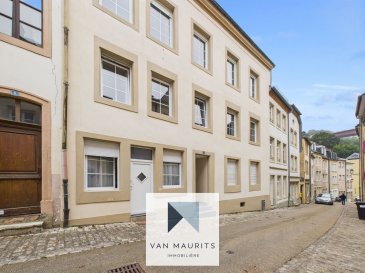 Idéalement situé à deux pas de l'ascenseur panoramique de Pfaffenthal (3, rue Laurent Menager), à proximité de toutes commodités, ce studio rénové en 2022 bénéficie d'une surface habitable de ± 32 m². Il se compose comme suit:

Au rez-de-chaussée l'entrée s'ouvre sur un séjour avec une cuisine ouverte, équipée et aménagée, une chambre et une salle de douche (douche italienne, lavabo, wc).

Le bien est vendu avec une cave privative de +/- 3 m2.

Généralités :

- Localisation hyper centrale; 
- Proche du centre-ville (Grand-Rue);
- Rénovation en 2022 (salle de douche, cuisine, chauffage, électricité);
- Interphone;
- Chauffage réversible; 
- Double vitrage sur châssis PVC;
- Écoles, crèches, parcs, aires de jeux, restaurants, commerces à proximité; 
- Desservi par les transports en commun.

Personne responsable du bien :
Katia Gravière au 661 33 29 82 ou katia@vanmaurits.lu