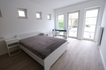 LUXEMBOURG- Bonnevoie, 39, rue Anatole France, chambre meublée, numéro B3, de 20 m2 habitable, située au rez-de-chaussée et comprenant : lit double, placard, bureau, chaise, table basse. Dans les parties communes : WC séparé, salle de douche, cuisine équipée, buanderie avec lave-linge et sèche-linge, grande cave commune. Libre le 1er Juillet 2026. Bail d'un an minimum. 
Prix : 1040 euros + 150 euros de charges (compris dans les charges : chauffage, eau, électricité, internet, assurance et nettoyage des parties communes). Jardin commun. 
Caution : deux mois de loyer, frais d'agence : un mois de loyer + TVA, 50% à charge du locataire, 50% à charge du bailleur. 
Contact et visites : Arianna GHITTINO, téléphone : 691 205 573, email : arianna@parkagence.lu et Rosalba MAITRE, téléphone : 691 550 189, email : rosalba@parkagence.lu
