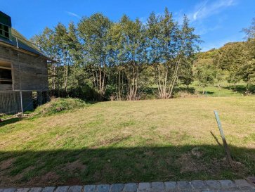 SANS CONTRAT DE CONSTRUCTION

Terrain à bâtir sans contrat de construction 2 ares 95 ca pour maison jumelée avec autorisation de construire situé à Bech.

Sous numéro cadastral : 150/3790

Cette autorisation permet de construire une maison unifamiliale.

Pour plus de renseignements ou une visite (visites également possibles le samedi sur rdv), veuillez contacter au 691 850 805.