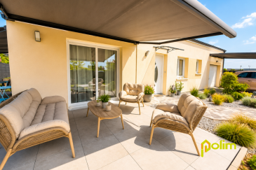 Nouveauté en exclusivité.  Découvrez cette maison contemporaine de construction récente, alliant confort, fonctionnalité et luminosité. Belle pièce a vivre ouverte avec accès direct sur terrasse et jardin, 3 chambres dont une avec dressing, salle de jeux, deux salles de bain et garage.
 À l'extérieur, vous profiterez d'un jardin facile d'entretien, parfait pour les repas en terrasse, les jeux des enfants ou les moments de détente. Coup de coeur assuré !!
 Les informations sur les risques auxquels ce bien est exposé sont disponibles sur le site Géorisques : www.georisques.gouv.fr