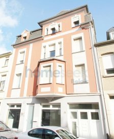 Contacter directement le +352 621 710 768

Un local idéalement situé proche du centre ville de Differdange. Possibilité pour tout commerce, il est séparé en 4 grandes surfaces commerciales, bien aménagées et rénovées.

- Deux belles vitrines
- Double Vitrage
- Une cave privative
- Possibilité de se stationner facilement dans la rue 
- Proche de toutes les commodités (gare, centre de Differdange, centre commercial Op'Korn, Smatch, brasseries, coiffeurs, boulangeries, etc.
-Chaudière au gaz individuelle.

Contacter directement le +352 621 710 768
Ref agence :4921186-HB-DS