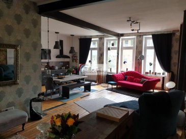 SOUS COMPROMIS  !!! IMMO EXCELLENCE vous propose en exclusivité cette jolie maison de maître d\'une surface habitable d\'environ 241 m2 ainsi que d\'une surface utile d\'environ 340 m2, sur un terrain de 20 ares. <br><br>La maison se compose comme suit :<br><br> Au rez-de-chaussée vous trouvez un hall d\'entrée, deux chambres-à-coucher, une salle-de-douche, ainsi qu\'une pièce de détente.<br><br> Au 1er étage vous trouvez un hall, un spacieux double séjour, une moderne cuisine équipée et ouverte, un W.C. séparé, ainsi qu\'un grand débarras avec raccordement pour la machine-à-laver. <br><br>Au deuxième étage vous trouvez une salle-de-bains avec douche, trois chambres-à-coucher, un spacieux dressing, ainsi qu\'une pièce entièrement aménagé en-dessous des combles et pouvant servir comme pièce de détente.<br><br>A l\'extérieur vous trouvez une grande terrasse, un abris de jardin, une annexe pouvant servir de rangement pour les meubles et le matériel de jardin, la chaufferie, un grand jardin, ainsi que des broussailles, voire même petite forêt.<br><br>La maison dispose également d\'une cave voûtée.<br><br>Quelques travaux de rénovations de moindre importance à prévoir.<br><br>La maison se trouve à proximité de toutes commodités et à seulement quelques pas de la zone piétonne.<br><br>Diekirch (luxembourgeois : Dikrech) est une ville luxembourgeoise et le chef-lieu de la commune et du canton portant le même nom. <br><br>Placée entre la capitale et la Petite Suisse luxembourgeoise et en rive gauche de la Sûre, elle profite du passage touristique. Diekirch est surtout connu par la brasserie portant le même nom. Diekirch est également ville de garnison du fait que la seule caserne militaire du Grand-Duché de Luxembourg s\'y retrouve sur les hauteurs du Herrenberg. <br><br>Elle est dotée d\'une piscine. Sa gare ferroviaire est située sur la ligne de chemin de fer Diekirch-Ettelbruck, ce qui lui permet l\'accès vers le sud et la capitale, de même que vers le nord et la Belgique. <br><br>La ville abrite le Musée national d\'histoire militaire dans les bâtiments de l\'ancienne brasserie.<br><br>Diekirch se situe à 30 minutes du centre-ville de Luxembourg.<br><br>Objet de charme, à voir absolument !!