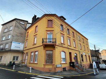 Situé au 3ème étage de la résidence, bel appartement rénové disposant d'une surface au sol de 40.58 m2 dont +/- 33 m2 habitables, comprenant :

- Hall d'accueil.
- Cuisine équipée et salle à manger.
- Salon.
- 1 chambre à coucher.
- Salle de douche avec WC.

En bon état d'entretien général, l'appartement ainsi que la résidence ne nécessitent aucun travail de rénovation.

Situé dans un quartier exclusivement résidentiel très tranquille, à proximité immédiate du centre-ville et de toutes ses commodités.

Visite possible sur rendez-vous.
DPE C/C.