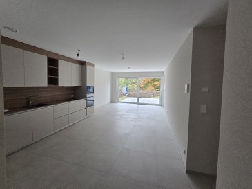 A louer: appartement d'exception à Cents ? Élégance, confort et nature - réf. C1

Découvrez ce magnifique appartement neuf de 70 m, situé au cœur du quartier prisé de Cents à Luxembourg. Construit en 2025 selon les plus hauts standards énergétiques (classe A), ce bien allie design contemporain, fonctionnalité et qualité de vie. L'espace de vie lumineux s'ouvre sur une cuisine équipée haut de gamme, parfaite pour vos moments de convivialité. Il permet d'accéder plain-pied à la grande terrasse et au grand jardin privé. L'appartement se compose d'une chambre spacieuse, d'une salle de bain raffinée, d'un WC séparé, et offre des prestations rares :
- pièce réserve près de la cuisine
- garage intérieur + parking extérieur
- Jardin paysager de 300 m² et terrasse ensoleillée de 50 m²
- Buanderie commune, grande cave privée, local à vélos et ascenseur
- Accès adapté aux personnes à mobilité réduite

Disponible à partir du 01/12/2025, ce bien offre un cadre de vie à la fois moderne, serein et exclusif.

Le privilège de vivre à Cents
Quartier résidentiel recherché, Cents séduit par son atmosphère paisible, sa proximité du centre-ville et ses espaces verts propices à la détente. Vous y trouverez écoles, commerces de qualité, restaurants raffinés et infrastructures de santé à quelques pas seulement. Les transports en commun gratuits assurent une mobilité optimale à travers tout Luxembourg.

Une adresse rare, une opportunité unique!
Offrez-vous le confort d'un bien neuf dans un environnement d'exception.
Contactez Natacha Bivort dès aujourd'hui au ?? 661 33 44 22 ou via le formulaire pour organiser une visite personnalisée.

Vivez l'élégance, vivez Cents!