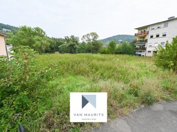 Zu verkaufen - Zwei außergewöhnliche Baugrundstücke in Bollendorf-Pont (11,46 a & 11,97 a)

In ruhiger Lage mit weitem Blick ins Grüne bieten diese beiden großzügigen Parzellen in Bollendorf-Pont seltene Planungsspielräume und ermöglichen einen schnellen Projektstart.

Planungsrechtlich ist je Parzelle entweder ein freistehendes Einfamilienhaus oder zwei aneinandergebaute Wohneinheiten zulässig. Die aktuellen Genehmigungen erlauben auf jeder Parzelle zwei Wohneinheiten, insgesamt also vier Einheiten. 

Mit der Natur direkt vor der Tür - Wander- und Radwege in unmittelbarer Nähe - verbindet Bollendorf-Pont ländliche Ruhe mit guter Erreichbarkeit der umliegenden Ortschaften und sämtlicher Nahversorgung. Öffentlicher Verkehr und Autobahnanschlüsse erleichtern den Alltag, ohne die Beschaulichkeit der Lage zu beeinträchtigen.

- Parzelle 1: 11,46 a
- Parzelle 2: 11,97 a
- Genehmigungen: vorhanden, Zeitgewinn und weniger Risiko im Bauablauf
- Umfeld: ruhige, grüne Aussicht mit sehr guter lokaler Anbindung

Nutzen Sie diese Gelegenheit, hochwertige Wohnprojekte zu entwickeln oder ein markantes privates Domizil in einer der attraktivsten Lagen der Region zu verwirklichen.

Kontakt
Juha Ahonen
+352 661 249 476
juha@vanmaurits.lu


À vendre - Deux terrains d'exception à Bollendorf-Pont (11,46 a & 11,97 a)

Dans un cadre paisible, ouvert sur de belles vues dégagées de verdure, ces deux terrains généreux à Bollendorf-Pont offrent une souplesse de développement rare et la possibilité de démarrer votre projet sans délai.

Le règlement urbanistique autorise, par parcelle, soit une maison individuelle, soit deux habitations jumelées. Les autorisations actuelles prévoient deux logements jumelés sur chaque terrain ? soit quatre unités au total. 

À la lisière de la nature, sentiers de randonnée et pistes cyclables à proximité immédiate - Bollendorf-Pont conjugue le calme campagnard avec des liaisons pratiques vers les localités voisines et toutes les commodités. Les transports publics et les axes autoroutiers facilitent les déplacements tout en préservant la quiétude du site.

- Parcelle 1 : 11,46 ares
- Parcelle 2 : 11,97 ares
- Autorisations : en place, gain de temps et sécurisation du processus de construction
- Environnement : vues verdoyantes, secteur tranquille, excellentes connexions locales

Saisissez l'opportunité de développer des résidences de standing ou de créer une demeure signature dans l'un des emplacements les plus attractifs de la région.

Contact
Juha Ahonen
+352 661 249 476
juha@vanmaurits.lu


For Sale - Two Exceptional Building Plots in Bollendorf Pont (11.46 a & 11.97 a)

In a peaceful setting with open views over lush greenery, these two generous plots in Bollendorf Pont offer rare flexibility and a fast start to your project. 

Planning allows either one detached house or two attached dwellings per plot. The current permits authorize two attached dwellings on each plot?four units in total. 

With nature on the doorstep, hiking and cycling routes moments away, Bollendorf pont balances countryside calm with convenient access to nearby towns and everyday amenities. 
Public transport and motorway connections make commuting simple while preserving the tranquility of the location.

- Plot 1: 11.46 ares
- Plot 2: 11.97 ares
- Permits: In place, saving time and de-risking the build process
- Setting: Quiet, green outlook with excellent local connections

Seize this opportunity to develop premium residences or create a landmark private home in one of the region's most attractive spots.

Contact
Juha Ahonen
+352 661 249 476
juha@vanmaurits.lu