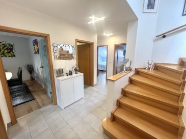 

MANSO IMMO vous propose à Esch-sur-Alzette dans un des quartiers les plus prisés un bien unique dans une résidence à uniquement 3 unités. Avec 150m2 habitables ce appartement / duplex hyper lumineux et unique vous offre tout confort et surtout qualité de vie pour toute la famille.

Récemment rénové sans ascenseur il est érigé comme suit :

Au niveau inférieur nous y rentrons dans un hall / couloir d'entrée desservant toutes les pièces habitables de ce palier. Nous y avons une spacieuse et indépendante cuisine total équipée avec des électroménagers de marque renommée, un open space reliant salle à manger et salon. Deux spacieuses chambres de plus de 17m2 ainsi qu'une salle de douche avec double vasque et un coin buanderie.

Au niveau supérieur grâce a un large escalier nous arrivons dans un coin aménagé en bureau avec beaucoup de luminosité. Un hall de nuit pour accéder au deux chambres supplémentaires dont une suite parentale avec salle de douche et des armoires incorporées. Un balcon avec une vue imprenable sur la verdure complète cette chambre de 30m2 habitables.

Au sous-sol de la résidence on y trouve une vaste cave et un garage pour deux voitures en enfilade. Un emplacement extérieur privatif est également disponible devant la résidence.

Pour compléter cette offre, cette résidence très spéciale mais surtout familiale vous permettra de profiter d'une terrasse et d'un jardin commun en toute simplicité et tranquillité.

Informations supplémentaires :
- système de chauffage complet récemment installé
- faible en charges
- pas de travaux futurs à prévoir
- résidence très bien entretenue
- pas de syndic de copropriété
- localisation parfaite dans un cadre arboré offrant de la tranquillité nécessaire pour toute la famille

Toutes les indications sont basées exclusivement sur les informations mises à notre disposition par nos clients. Nous n'assumons aucune garantie quant à l'exactitude et l'actualité de ces indications.

Les prix affichés s'entendent frais d'agence inclus de 3% + 17%TVA. Les honoraires d'agence sont à charge des vendeurs.

Pour plus d'informations, photos ou convenir d'un rendez-vous, vous pouvez nous contacter au :
352 24 51 33 79 info@mansoimmo.lu
