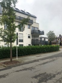 Très bel appartement meublé de 80m2 situé à deux pas du parc d'Hesperange. A proximité se trouvent les arrêt des bus, l'école et accès facile à la Cloche d'Or. L'appartement comprend: hall d'entrée, 2 chambres à coucher, balcon, salon/sale à manger, salle de bain, wc séparé, 2 parkings en enfilade et cave. Pour info, l'installation de la fibre est déjà sur place.

Pour tout complément d'information vous pouvez joindre le 621 717 768.