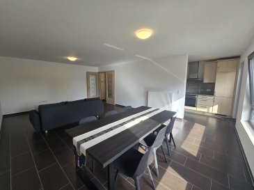 A louer: appartement 1 chambre à coucher, entièrement meublé et équipé!

Découvrez ce superbe appartement à louer situé dans la charmante commune de Leudelange, Luxembourg. Proposé par Spaceplus immobilier, ce bien unique est idéal pour ceux qui cherchent à habiter dans un environnement paisible tout en étant à proximité des commodités de la ville.

Détails de la propriété: avec une surface habitable de 72 m², cet appartement entièrement meublé et équipé vous propose
- un hall d'entrée spacieux
- un grand living avec salle à manger lumineux
- une cuisine équipée avec un design ouvert alliant fonctionnalité et convivialité, avec accès à la terrasse
- une chambre à coucher spacieuse 16 m2 avec accès à la terrasse
- une salle de bains moderne
- une pièce dressing 
- un balcon de 10 m² pour vos moments de détente en extérieur
- une cave de 5 m2.

L'appartement est équipé de fibre optique pour une connexion Internet ultra-rapide. 
Un emplacement de parking intérieur avec un accès facile complète ce bien. Le bâtiment est équipé d'un ascenseur pour votre plus grand confort. L'appartement se situe au 1er étage d'une résidence moderne et soignée, et donne sur l'arrière du bâtiment.

Équipements à proximité: 
Situé dans la commune de Leudelange, ce quartier résidentiel offre une atmosphère paisible, idéale pour ceux qui recherchent calme et qualité de vie tout en restant proches de la capitale. Leudelange séduit par son fort esprit communautaire, sa sécurité, et son cadre verdoyant, parfait pour les familles et les actifs. Vous y trouverez des commerces de proximité, des restaurants variés, ainsi que des supermarchés, répondant à toutes vos envies culinaires et besoins du quotidien. Les nombreux parcs, aires de jeux et espaces verts aux alentours sont propices aux promenades, au sport en plein air et à la détente.
La commune bénéficie également d'une excellente accessibilité : les arrêts de bus vers Cloche d'Or et le centre-ville de Luxembourg se trouvent juste devant la résidence, facilitant tous vos déplacements, que ce soit pour le travail ou les loisirs.
De plus, Leudelange dispose d'infrastructures modernes telles qu'écoles, crèches, centre sportif, pistes cyclables, et organise régulièrement des événements culturels et communautaires, renforçant le sentiment d'appartenance à une vie locale dynamique et conviviale.

Ne manquez pas cette opportunité unique! Prenez rendez-vous pour une visite en nous contactant via le formulaire de contact ou par téléphone dès maintenant.