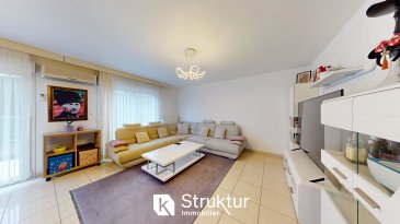 Maison de 2005 4 chambre + garage.  +++ EN EXCLUSIVITE +++
 En fond d'impasse au calme, découvrez cette charmante maison mitoyenne de 2005, à FLORANGE située à proximité des commerces, écoles et de toutes les commodités.(Commerces, supermarché, A31, A30, écoles...) Maison entretenue et commode.
 Caractéristiques de la Maison : 6 pièces, surface habitable de 105m2, comprenant au RDC une entrée, un rangement, un WC avec lave main, un salon salle à manger climatisé avec accès à la terrasse, une cuisine équipée (Four, lave vaisselle, plaque vitro céramique et hotte), un garage carrelé avec porte motorisée.
 A l'étage : 4 chambres sol stratifiés, une belle salle de bain complétement rénovée avec meuble double vasque, douche et sèche serviette, un WC séparé.
 Équipements : Chauffage et eau chaude sanitaire au gaz de ville, Double vitrage PVC+ Volet roulant manuel, isolation intérieur, adoucisseur d'eau.
 Extérieurs : Grande terrasse idéale pour les repas en plein air et les moments de détente, deux places de parking pratique devant la maison ainsi que plusieurs place invité juste à coté de la maison, terrain clôturé sans entretient, idéal pour frontalier.
 Points Forts : Proche frontière, accès autoroutes A30 et A31 et des commodités Espace idéal pour une famille
 Prix : 295 000 EUR Contactez-nous dès maintenant pour organiser une visite Honoraires charge acquéreur inclus dans le prix Estimation des coûts annuels d'énergie du logement entre 900 EUR et 1 200 EUR par an, basée sur une utilisation standard. Prix moyens des énergies indexés au 1er janvier 2021 (abonnements compris).
 La présente annonce immobilière a été rédigée sous la responsabilité éditoriale de M. Deniz KARA EI (ID 798 172 458), mandataire indépendant en immobilier (sans détention de fonds), agent commercial de la SASU STRUKTUR IMMOBILIER immatriculé au RSAC de Metz sous le numéro 835 175 365, titulaire de la carte de démarchage immobilier pour le compte de la société SASU STRUKTUR IMMOBILIER.
 Retrouvez tous nos biens sur notre site internet www.struktur-immobilier.com