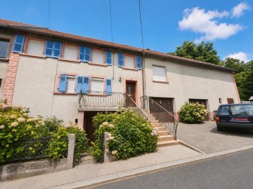 Maison Bettviller 5 pièces 121 m², 16 ares. Maison semi individuelle, 
Un niveau avec entrée/dégagement, salon, cuisine et salle d'eau avec WC.
Un niveau cuisine, salle à manger, salon, deux pièces, balcon
*cave, dépendance avec espace grange, garage

le tout sur un terrain d'environ 16 ares

Les informations sur les risques auxquels ce bien est exposé sont disponibles sur le site Géorisques : www.georisques.gouv.fr

Contact Nord Sud immobilier à Diemeringen, Bitche, Rohrbach les Bitche et Sarreguemines.