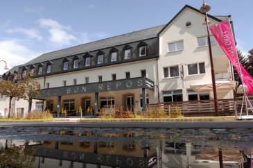 A VENDRE
Complexe hôtelier avec finitions de haut standing comprenant :
Restaurant de +/- 80 places
Café - Bar de +/- 40 places
Hôtel comprenant 24 chambres équipées
Deux Appartements duplex avec 3 chambres

REGION
Dans le cœur de la pittoresque 
